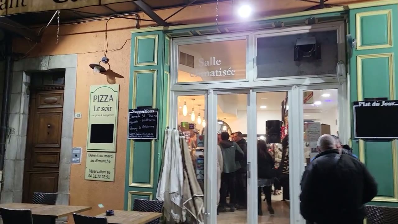 Entrée au Café de France